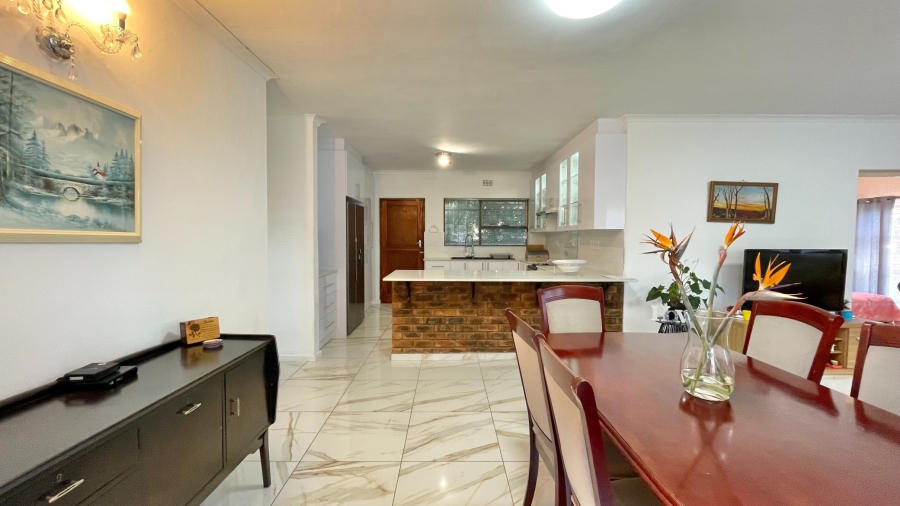 4 Bedroom Property for Sale in Gordons Bay Central Western Cape
